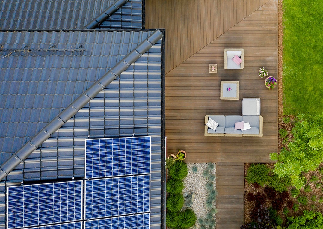 Paul Energie Blick auf die eigene Solaranlage Vogelperspektive